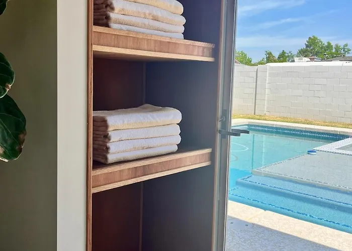Holiday home 4 Bedroom By Asu Heated Pool And Hot Tub