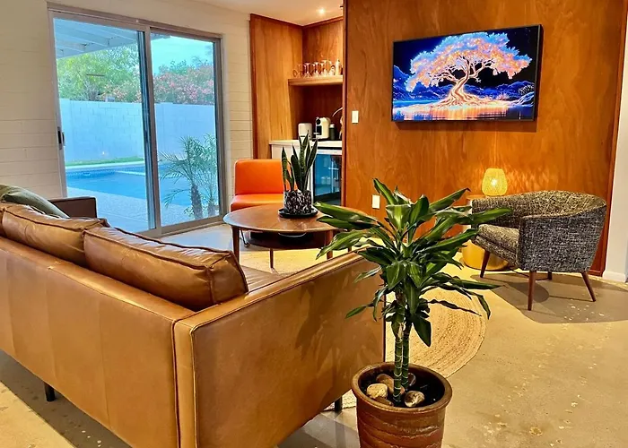 Holiday home 4 Bedroom By Asu Heated Pool And Hot Tub