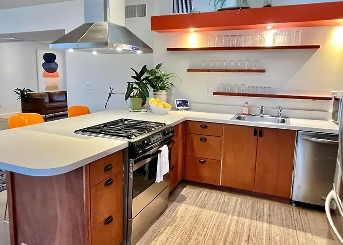 4 Bedroom By Asu Heated Pool And Hot Tub Holiday home *